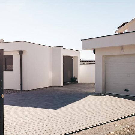 Olive Tree House Villa โมสตาร์ ภายนอก รูปภาพ