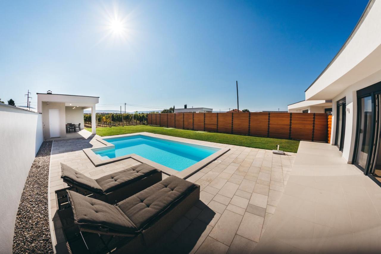 Olive Tree House Villa โมสตาร์ ภายนอก รูปภาพ