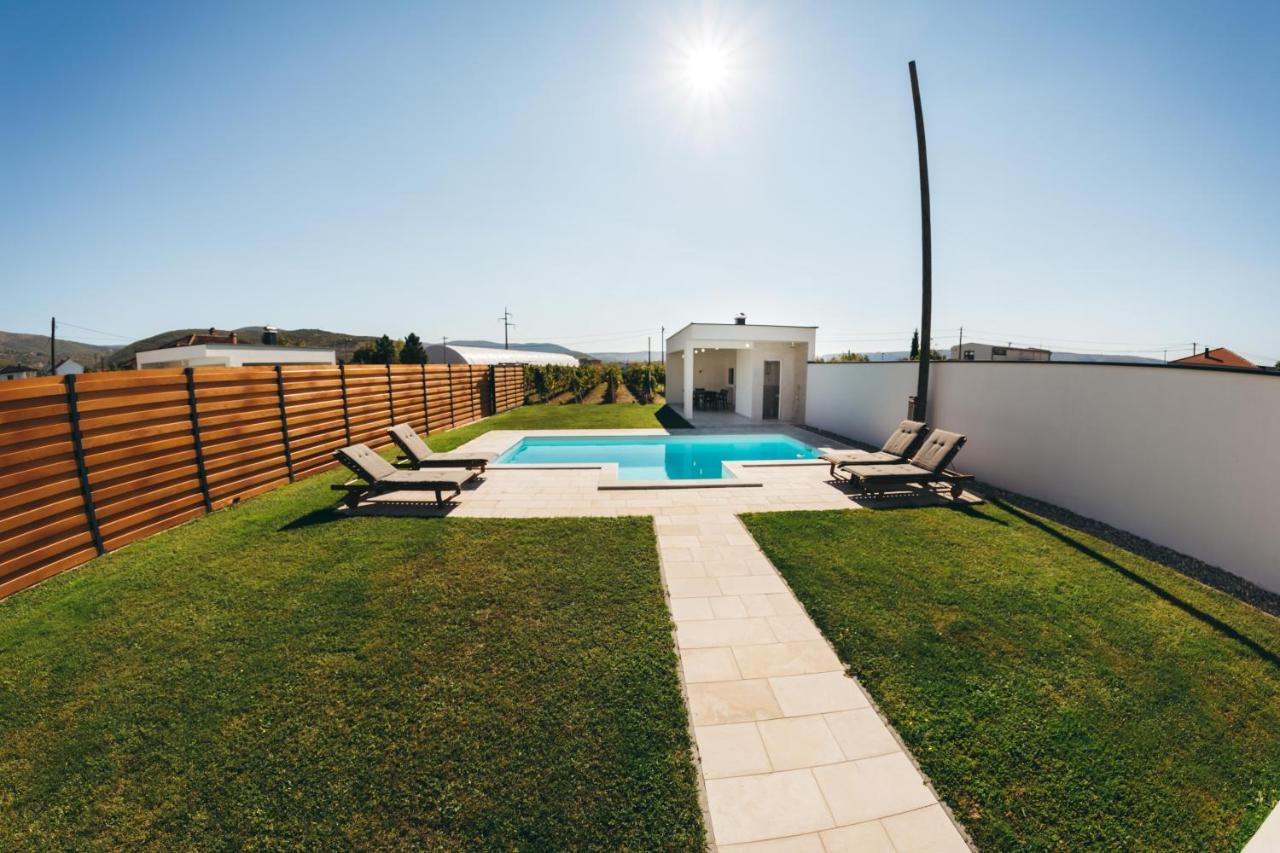 Olive Tree House Villa โมสตาร์ ภายนอก รูปภาพ