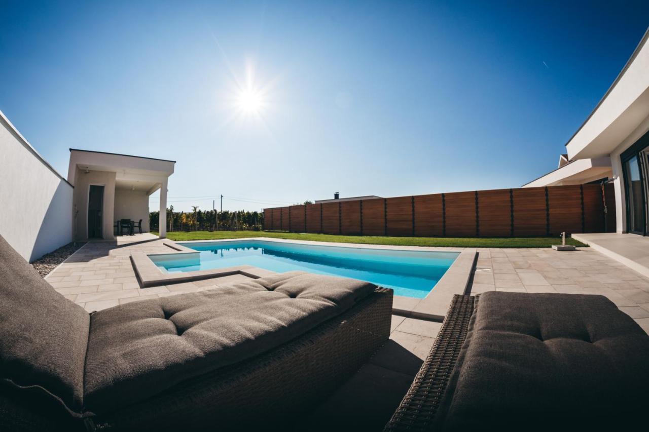 Olive Tree House Villa โมสตาร์ ภายนอก รูปภาพ