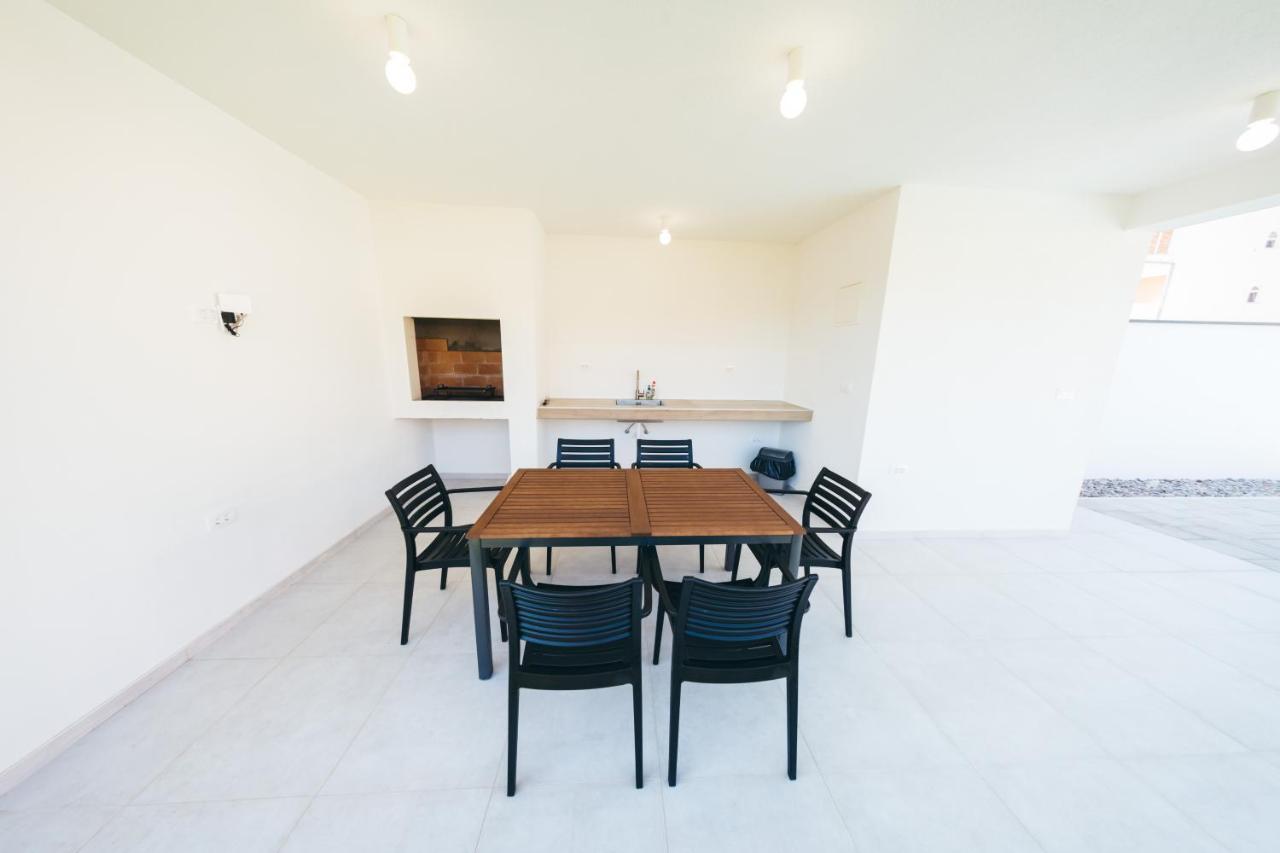 Olive Tree House Villa โมสตาร์ ภายนอก รูปภาพ