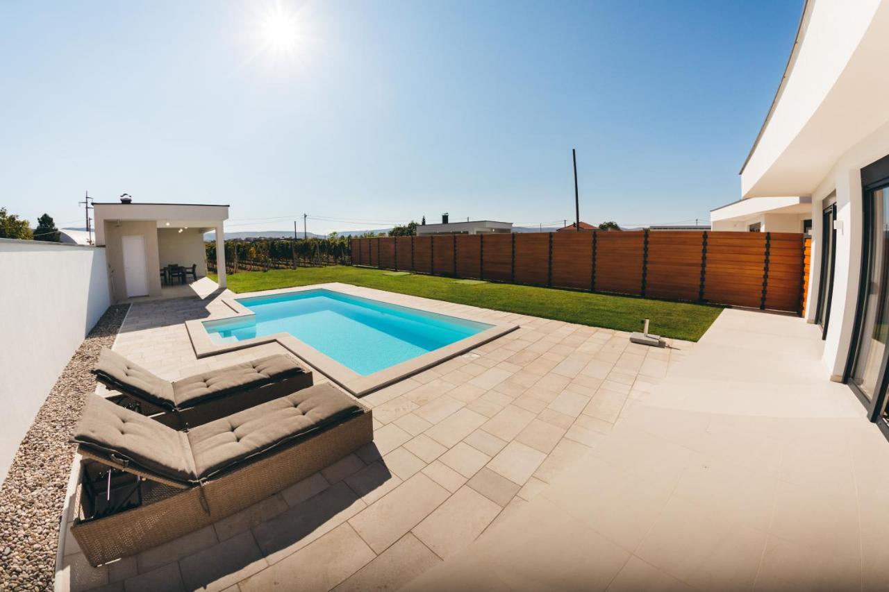 Olive Tree House Villa โมสตาร์ ภายนอก รูปภาพ